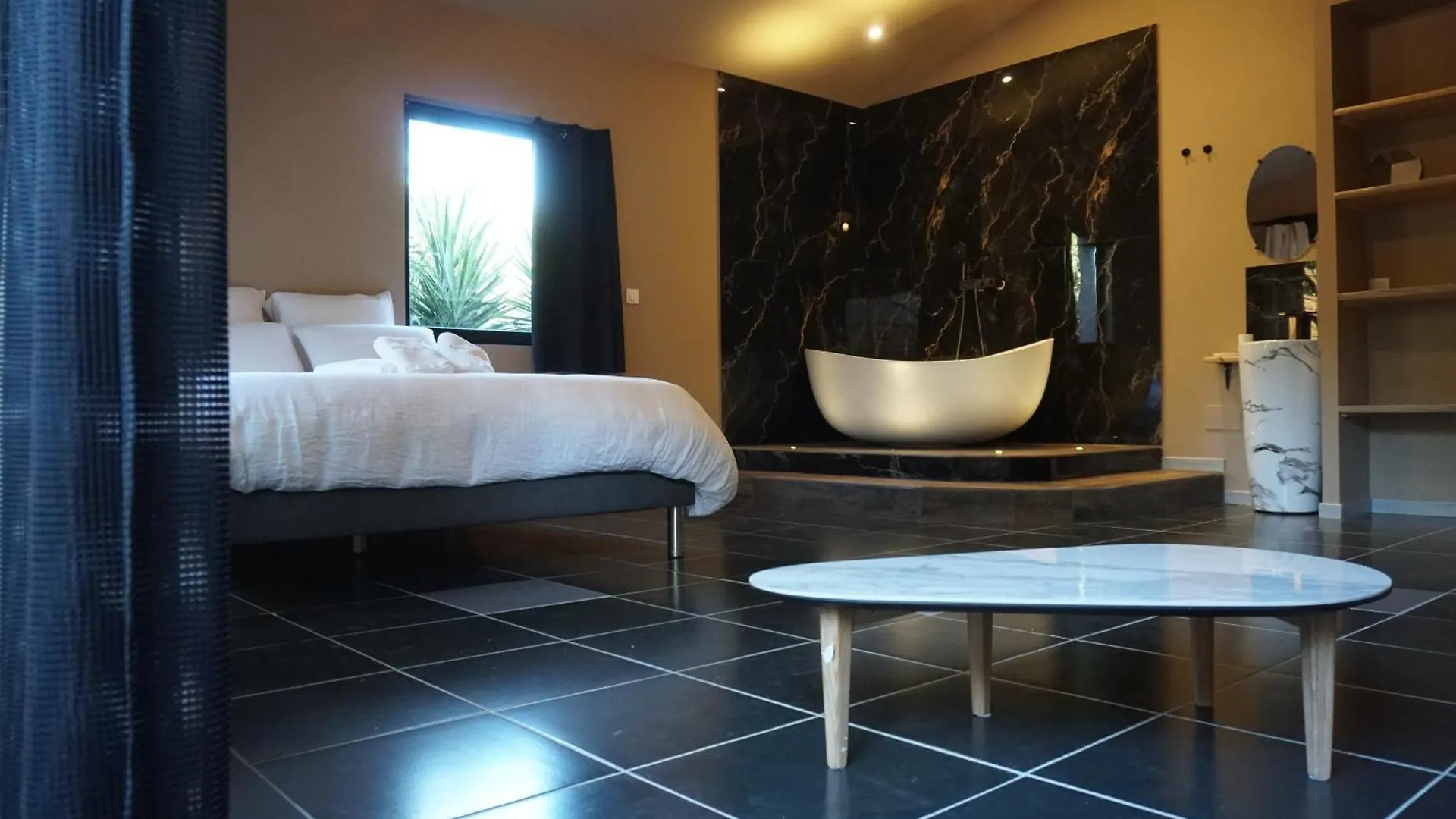 Chambre Privee Avec Baignoire Double Grans